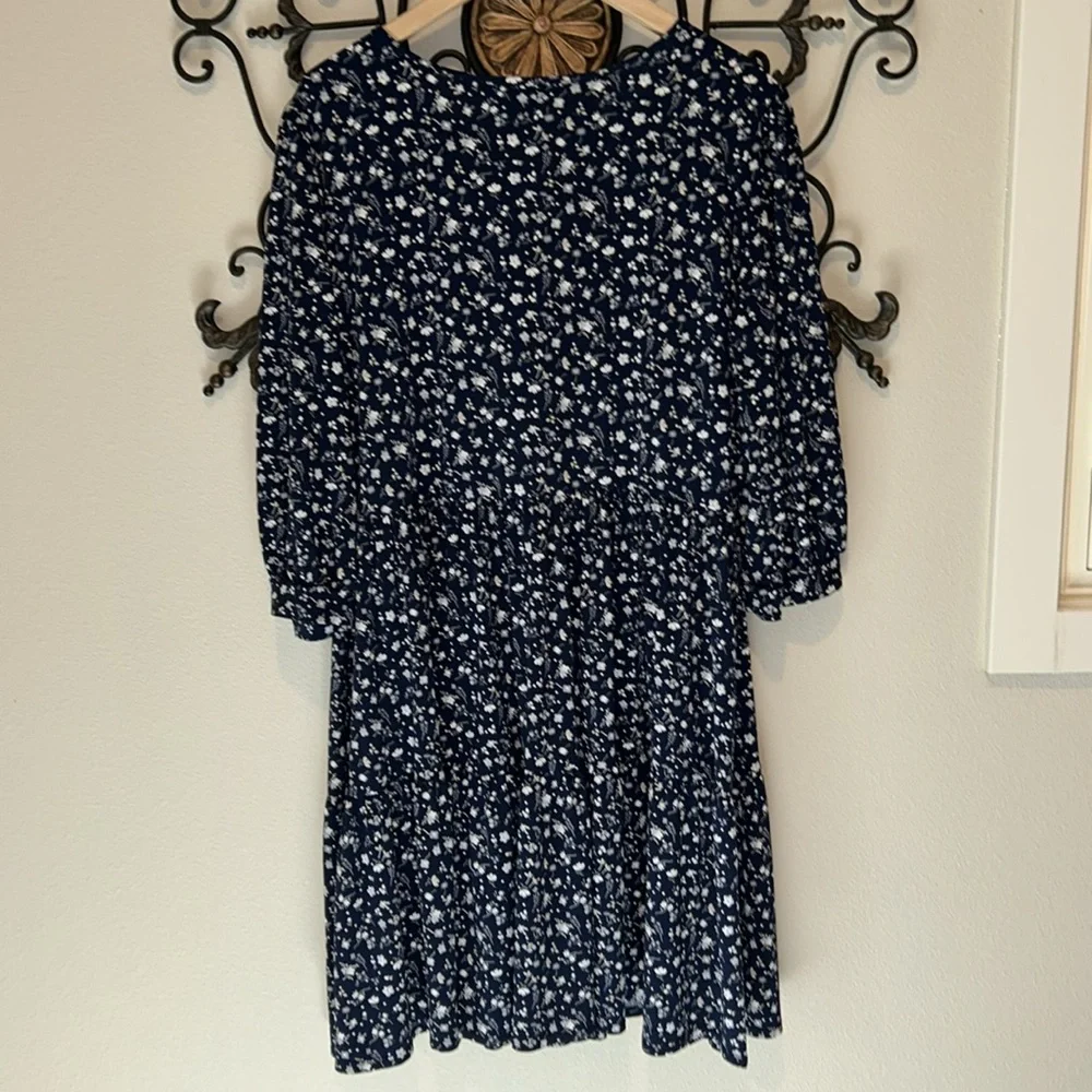 GILLI Navy Floral V-Neck Smocked Waist Dress - Picture 5 of 5